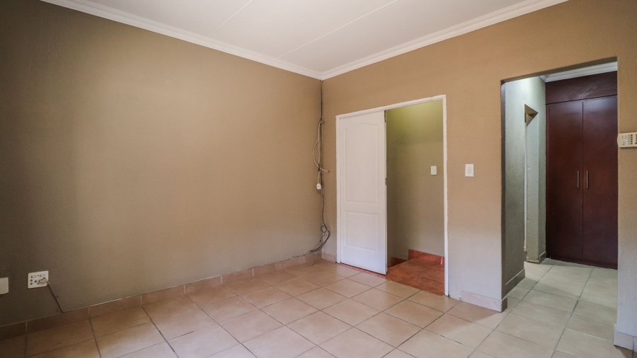 3 Bedroom Property for Sale in Safari Gardens North West